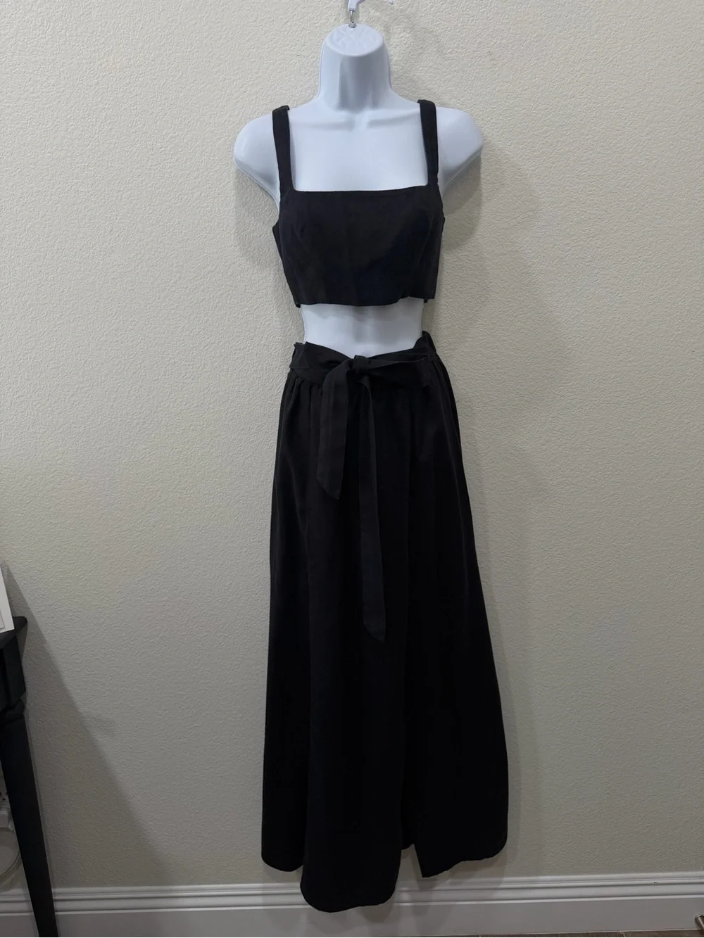 REFORMATION- Black Two-Piece Skirt & Crop Top Set/ linen fabric